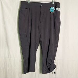 NWT Lee active performance stretch capri